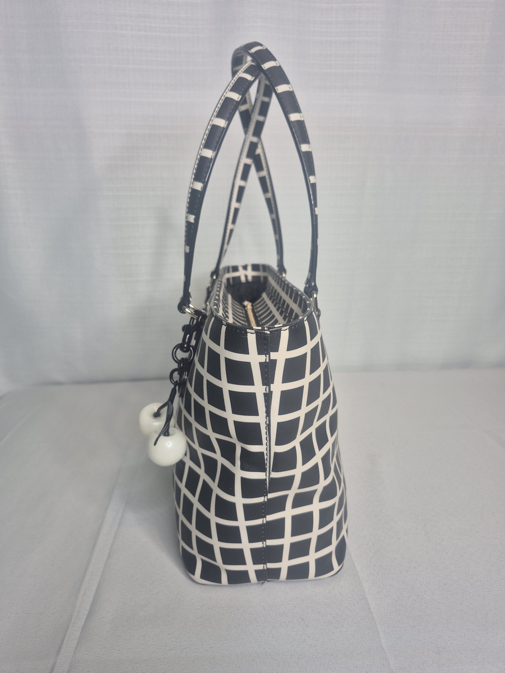 kate spade Black & White Grid Tote (Like New) - Picture 9 of 17